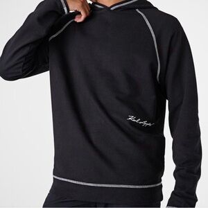 Karl Lagerfeld Paris
CONTRAST STITCHING RAGLAN SLEEVE HOODIE